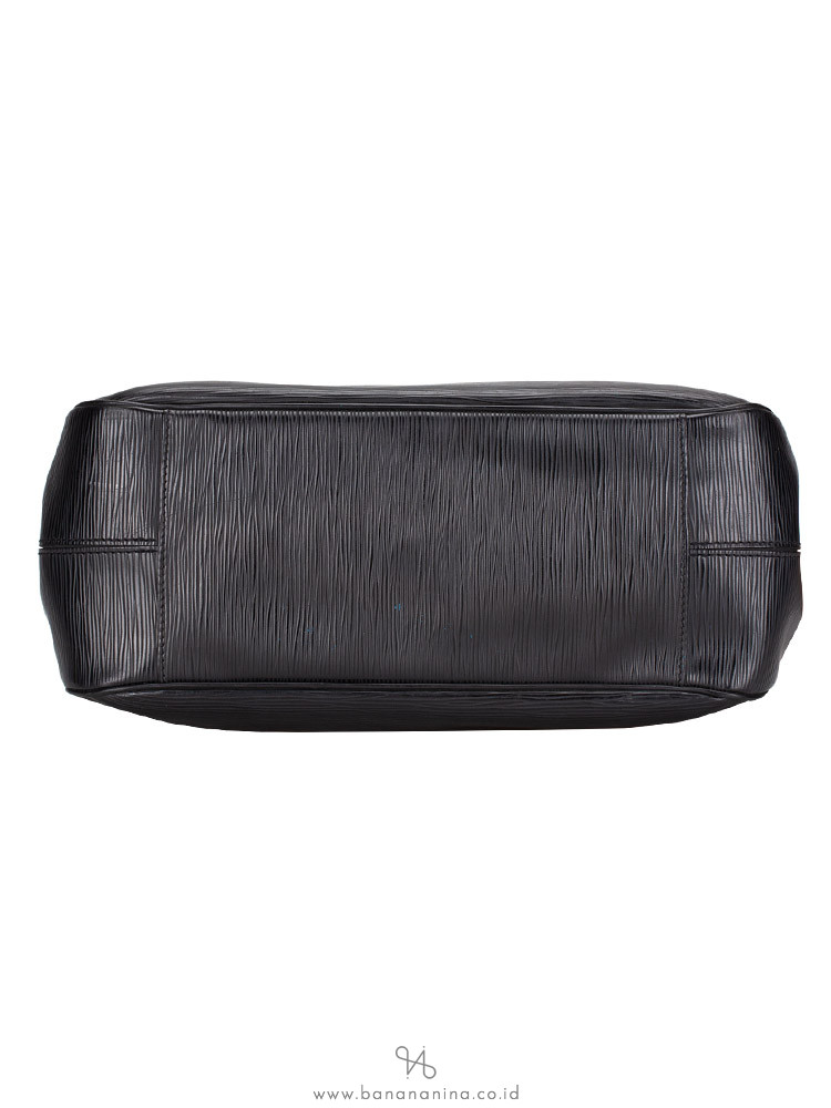 LOUIS VUITTON Epi Passy PM Black