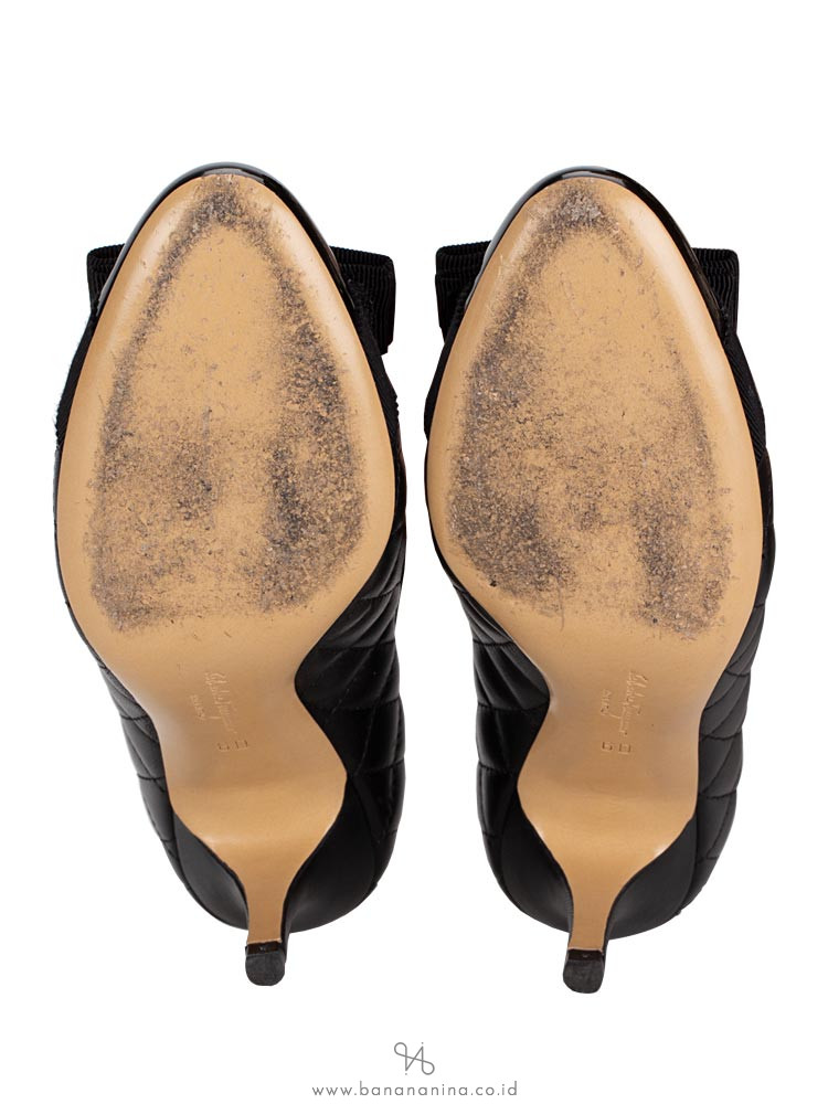 SALVATORE FERRAGAMO Carla Quilted Leather Pumps Black Sz 6