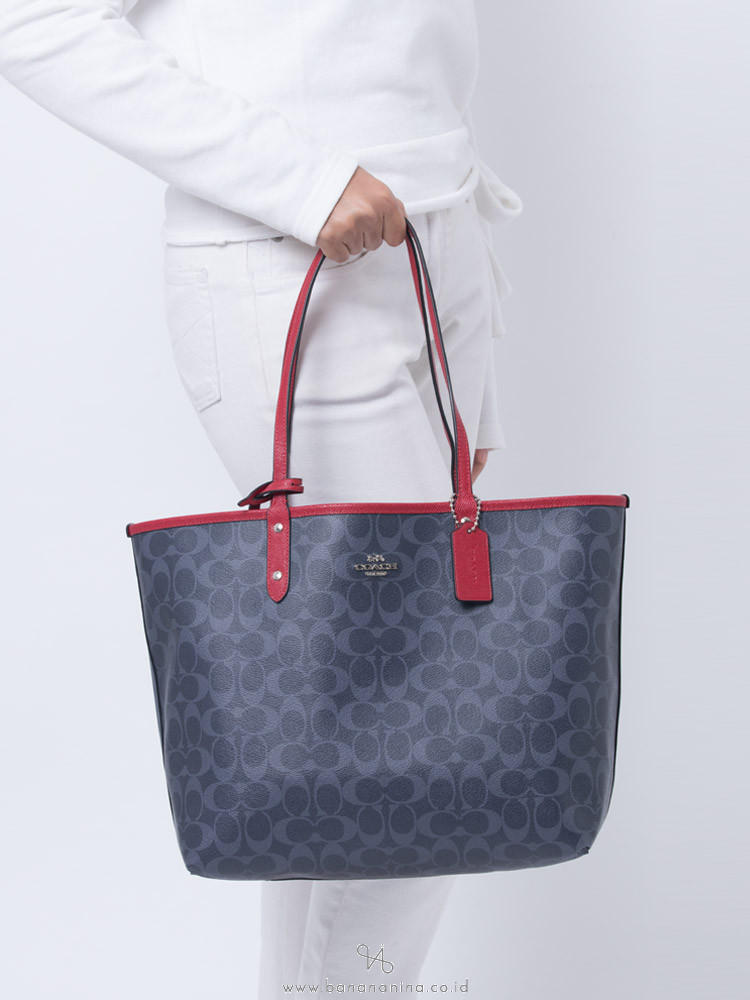 COACH 29018 Logo Flag Reversible City Tote Denim Multi