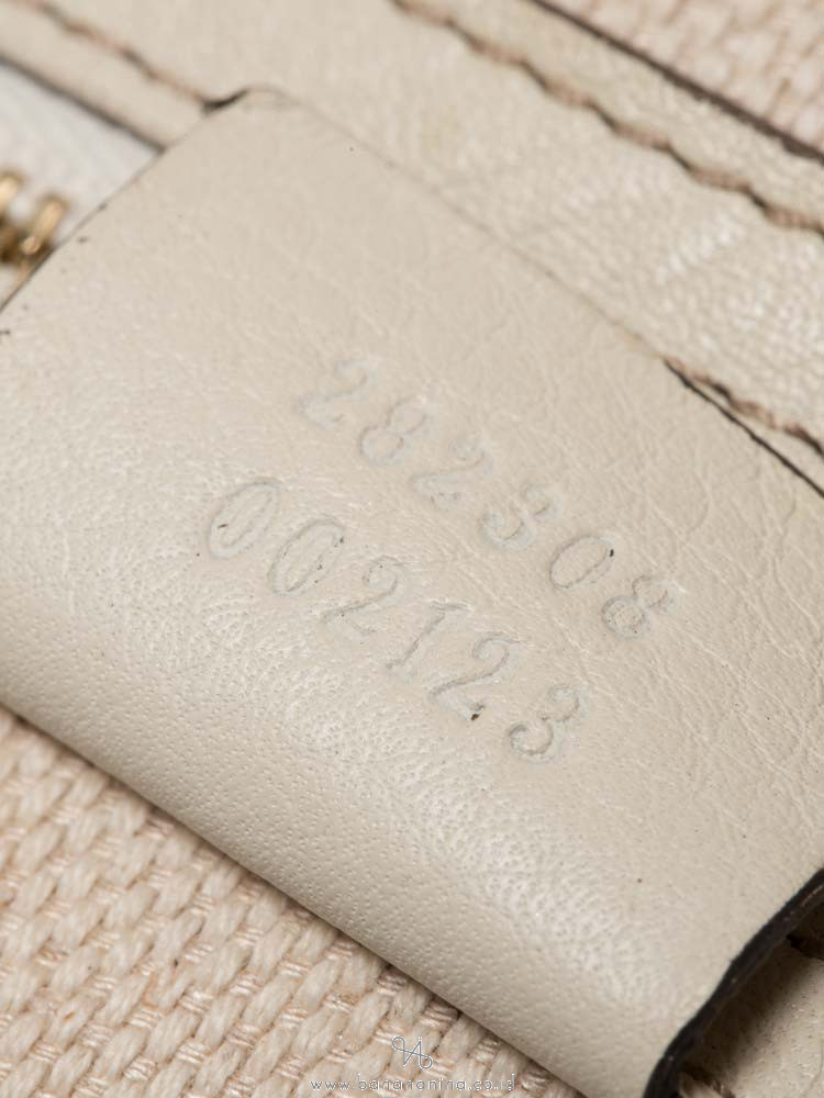 GUCCI Large Soho Shoulder Bag Off White
