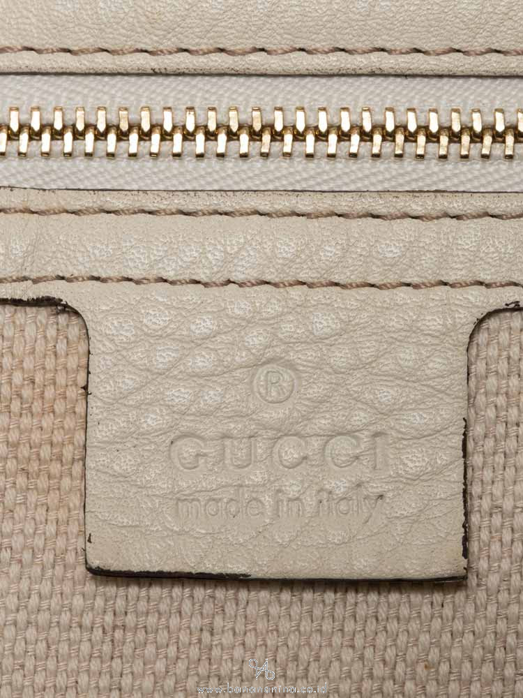 GUCCI Large Soho Shoulder Bag Off White
