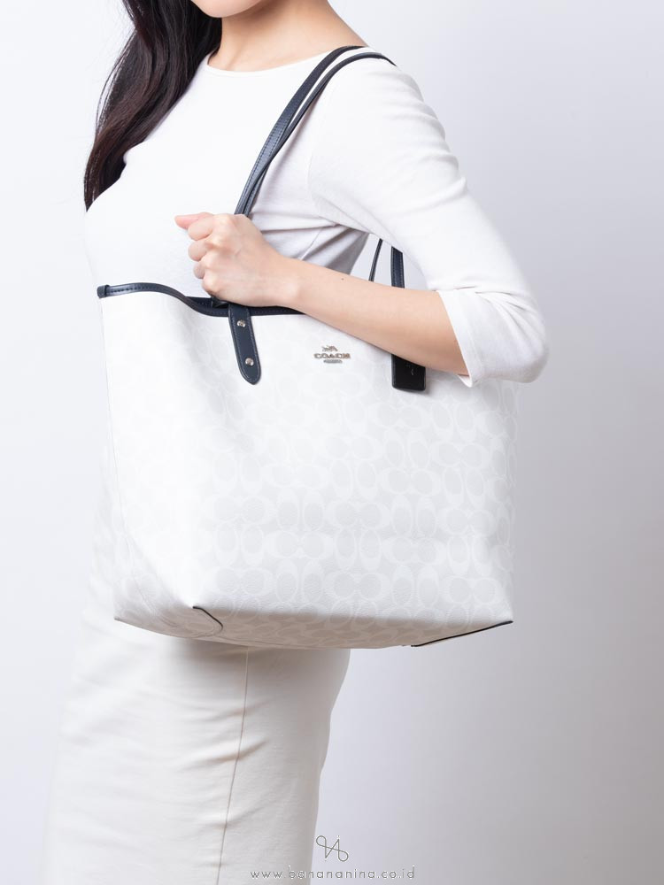 COACH 91381 Signature Colorblock Reversible City Tote Chalk Multi