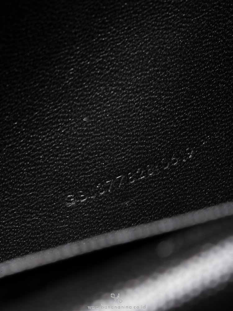 SAINT LAURENT Grain De Poudre Matelasse Monogram Chain Wallet Black Silver