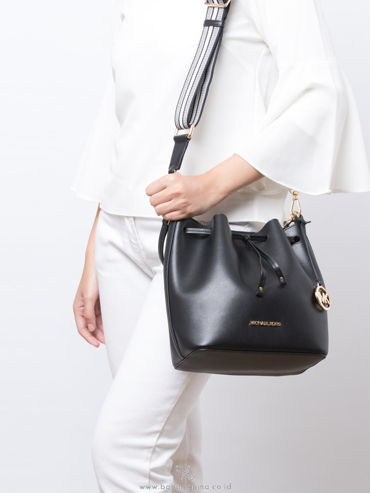 MICHAEL KORS Eden Leather Medium Bucket Shoulder Bag Black
