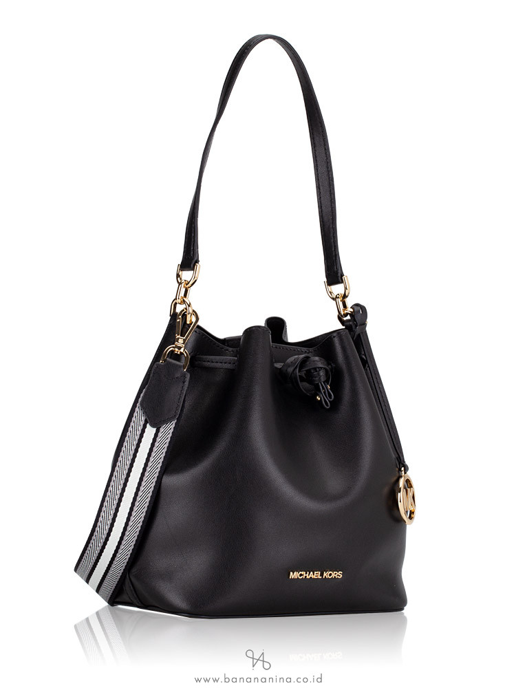black bucket shoulder bag