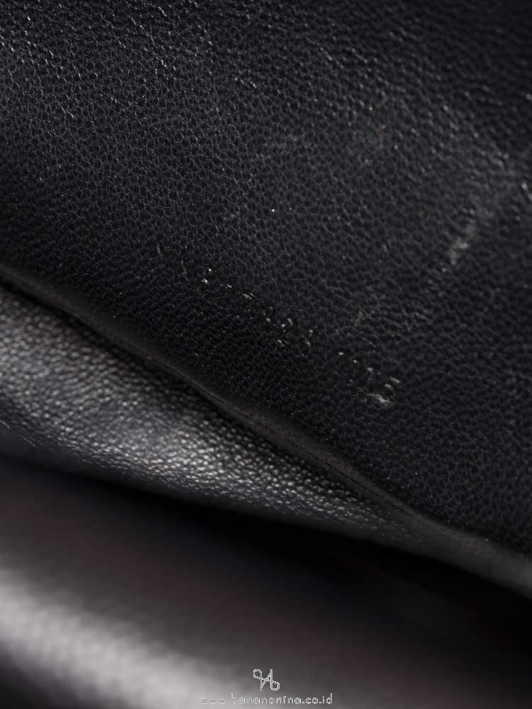 SAINT LAURENT Grain De Poudre Matelasse Monogram Chain Wallet Black Gold