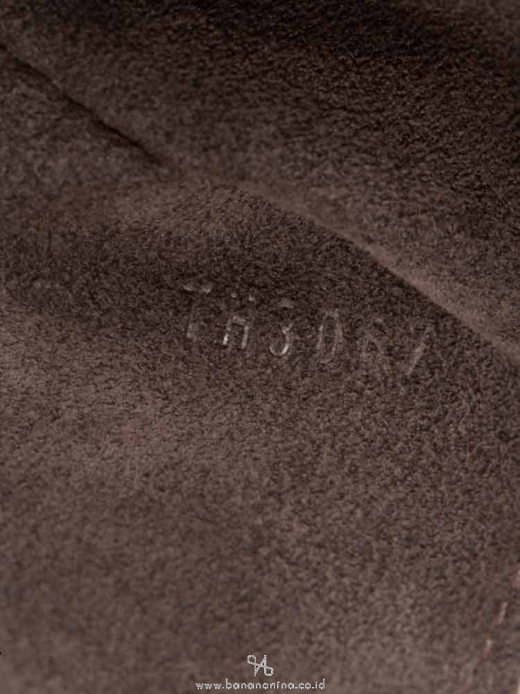 LOUIS VUITTON Mahina XL Gris