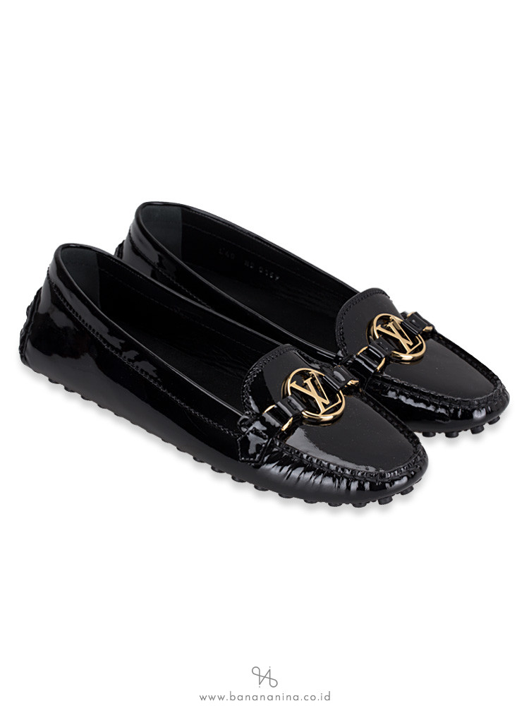 LOUIS VUITTON Patent Leather Dauphine Loafers Black Sz 40
