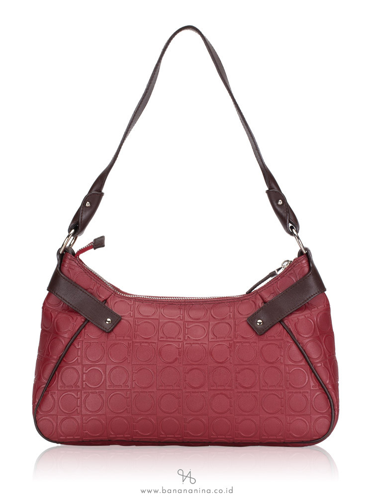 SALVATORE FERRAGAMO Quilted Gancini Shoulder Bag Red