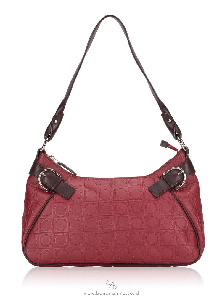 SALVATORE FERRAGAMO Quilted Gancini Shoulder Bag Red