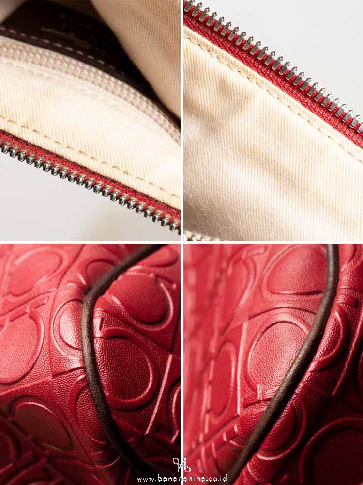 SALVATORE FERRAGAMO Quilted Gancini Shoulder Bag Red