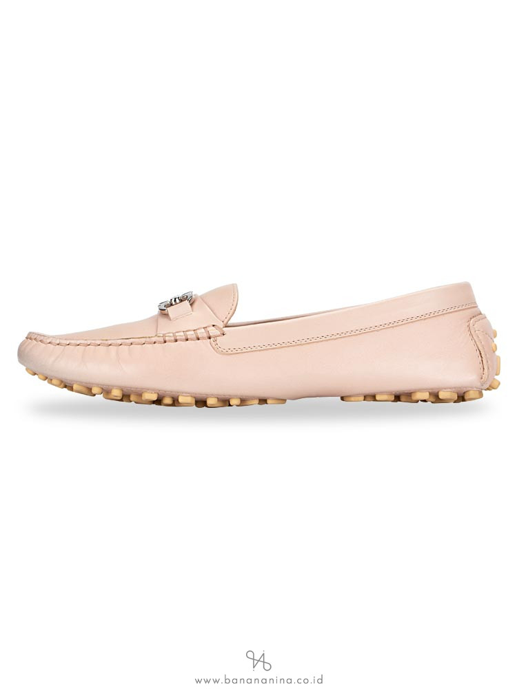 SALVATORE FERRAGAMO Saba Leather Loafers Beige Sz 7