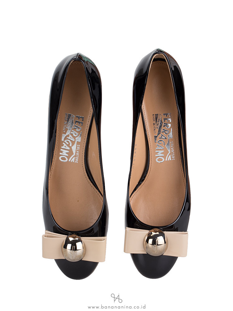 SALVATORE FERRAGAMO Fiammetta Pumps Black Sz 40