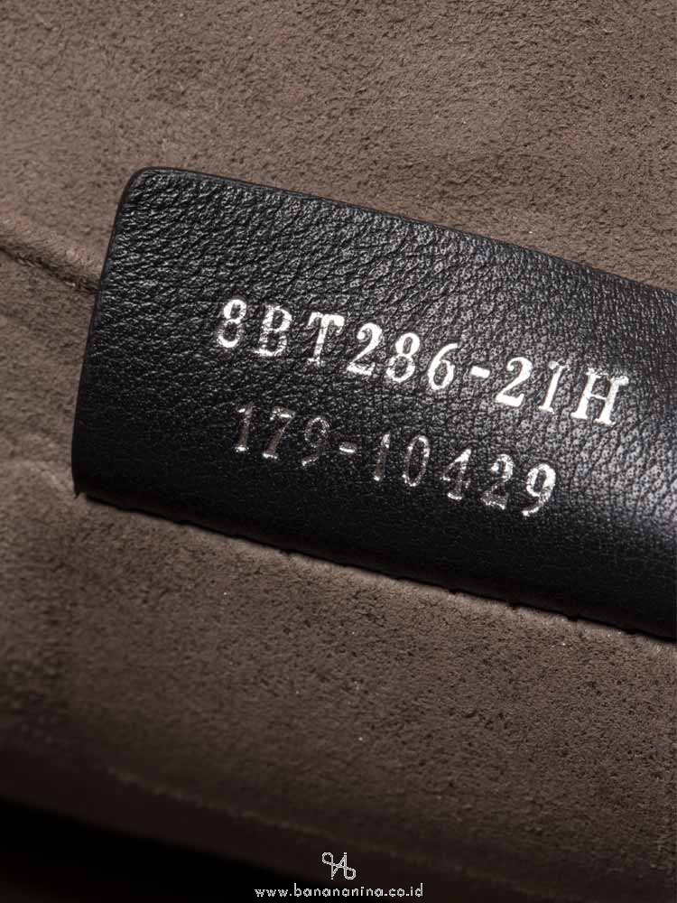 FENDI Small Kan I Logo Shoulder Bag Black