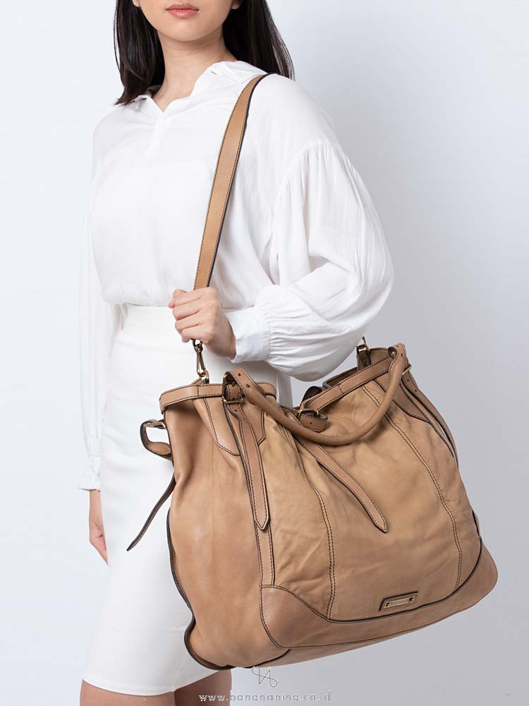BURBERRY Slouchy Oversized Leather Tote Brown
