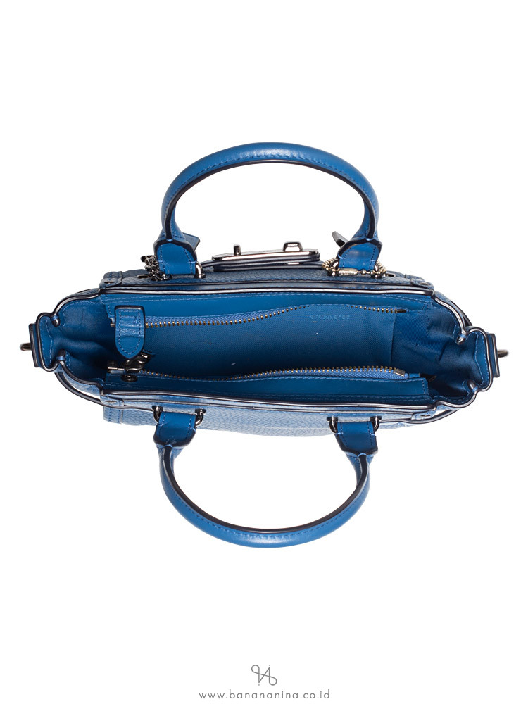 COACH 37444 Pebble Leather Swagger 21 Lapis
