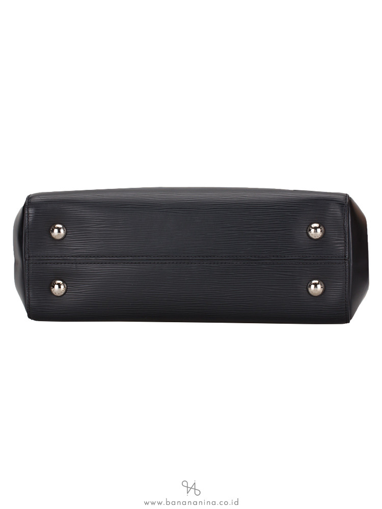 LOUIS VUITTON Epi Cluny MM Noir