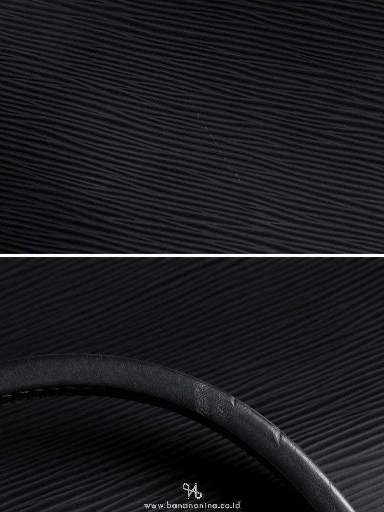 LOUIS VUITTON Epi Cluny MM Noir
