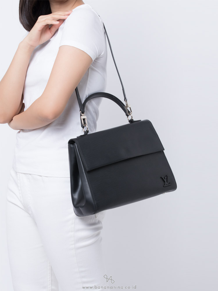 LOUIS VUITTON Epi Cluny MM Noir