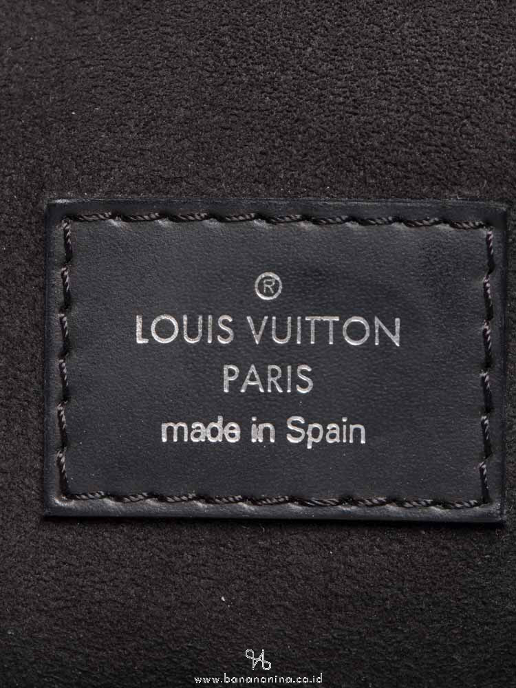 LOUIS VUITTON Epi Cluny MM Noir