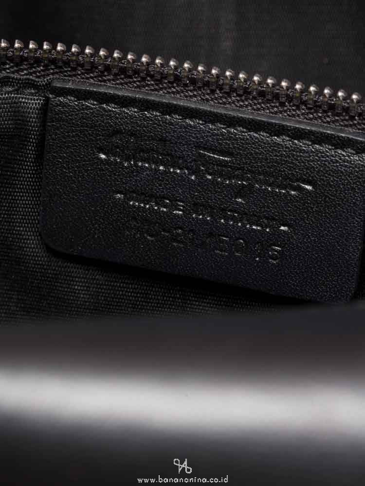 SALVATORE FERRAGAMO Miss Vara Bow Patent Large Crossbody Bag Black
