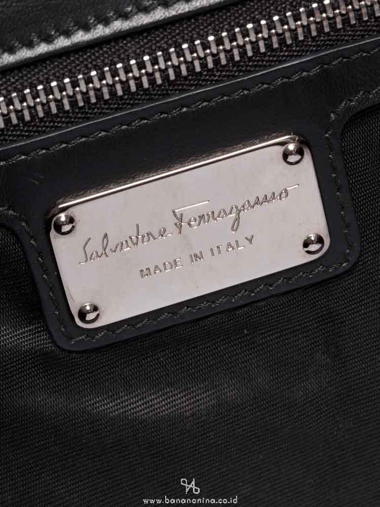 SALVATORE FERRAGAMO Miss Vara Bow Patent Large Crossbody Bag Black
