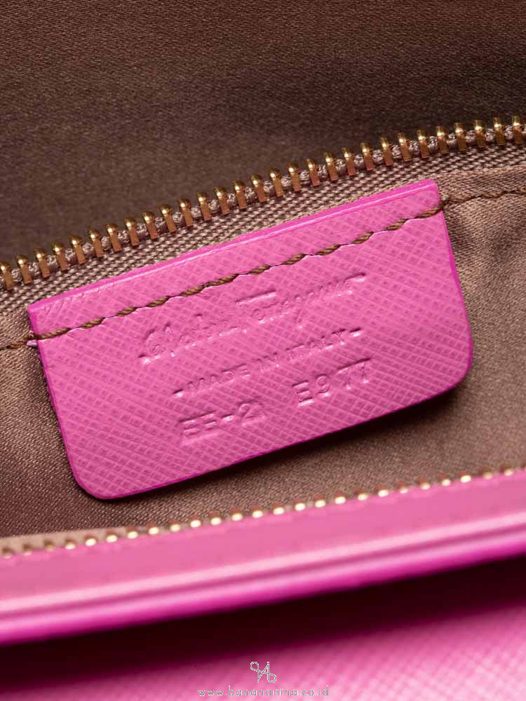 SALVATORE FERRAGAMO Sandrine T Crossbody Anemone