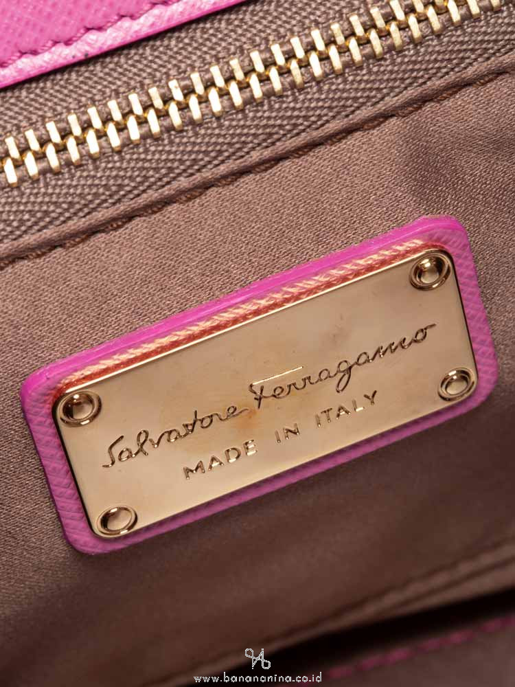 SALVATORE FERRAGAMO Sandrine T Crossbody Anemone