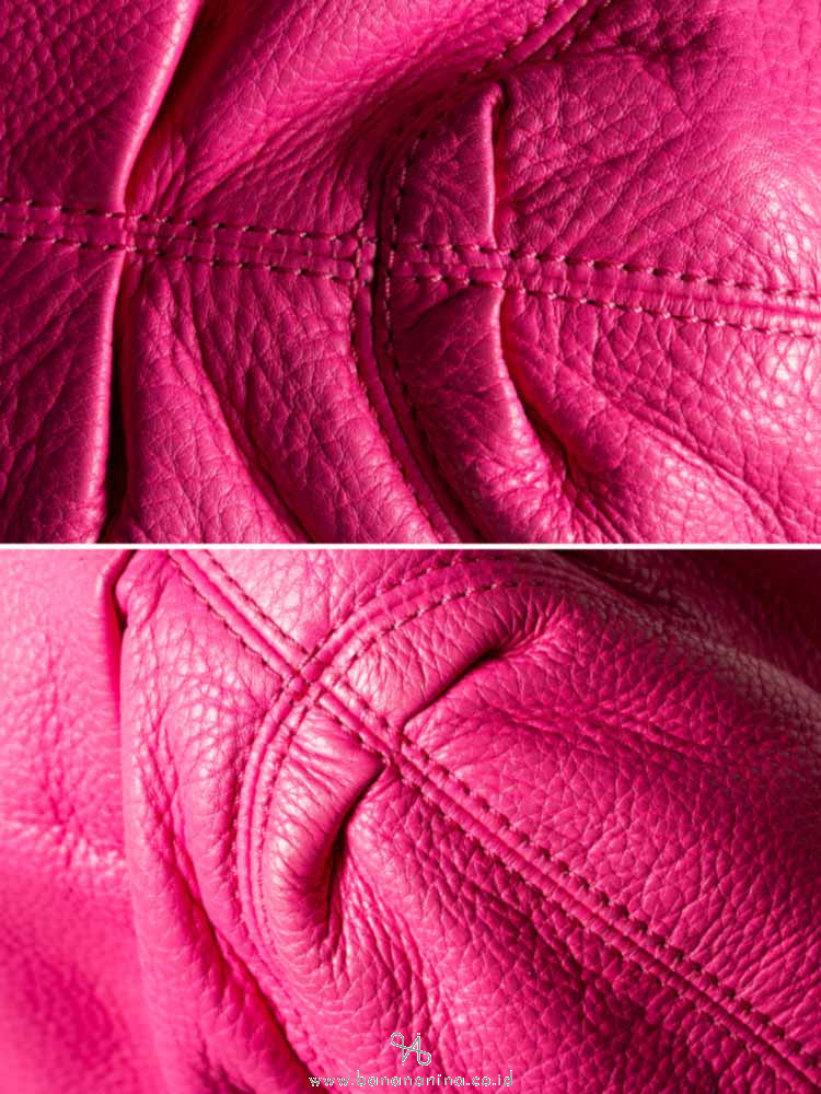 MICHAEL KORS Leather Drawstring Shoulder Bag Fuschia