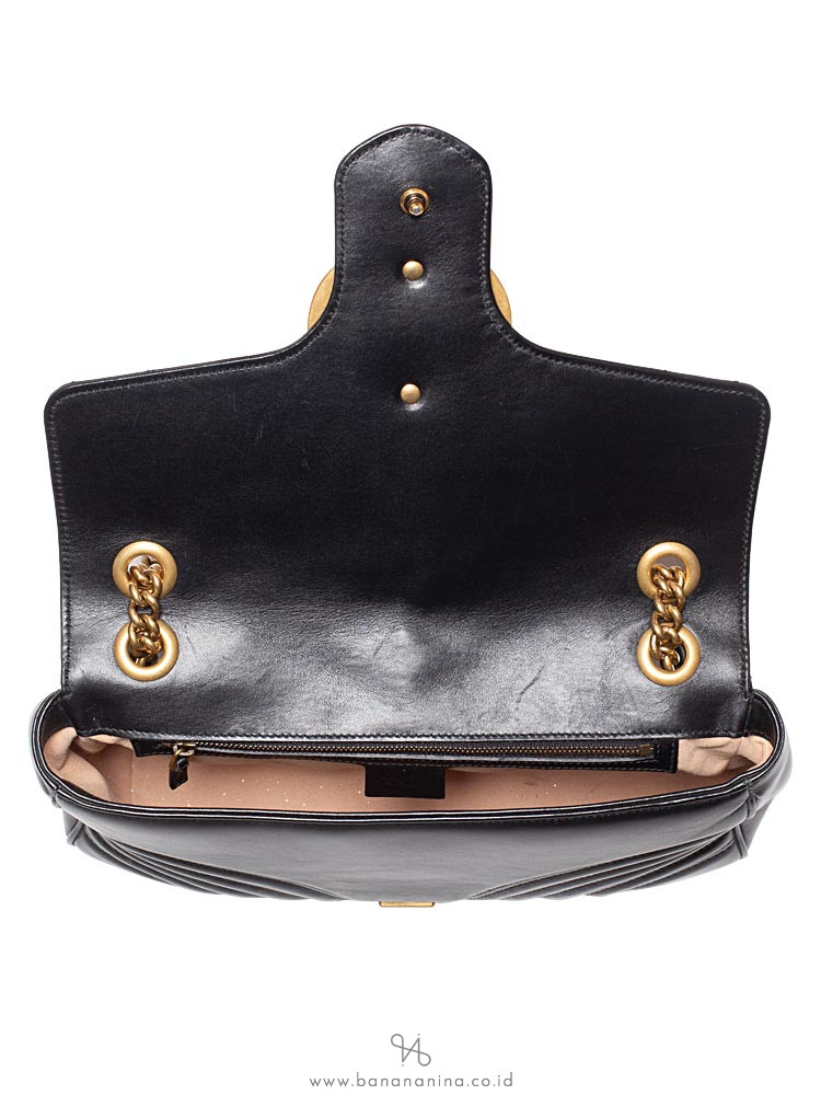 GUCCI GG Marmont Matelasse Medium Flap Bag Black
