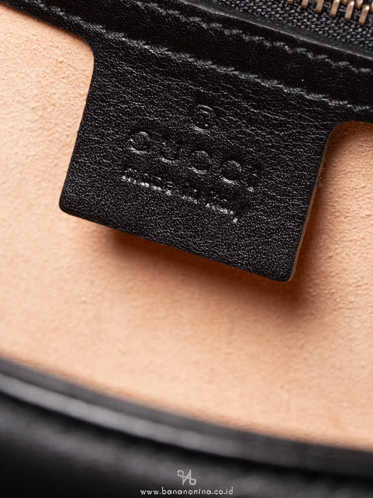 GUCCI GG Marmont Matelasse Medium Flap Bag Black