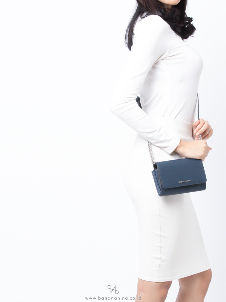 MICHAEL KORS Jet Set Medium Multifunction Phone Crossbody Navy