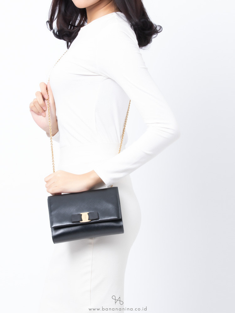 SALVATORE FERRAGAMO Ginny Vara Crossbody Black