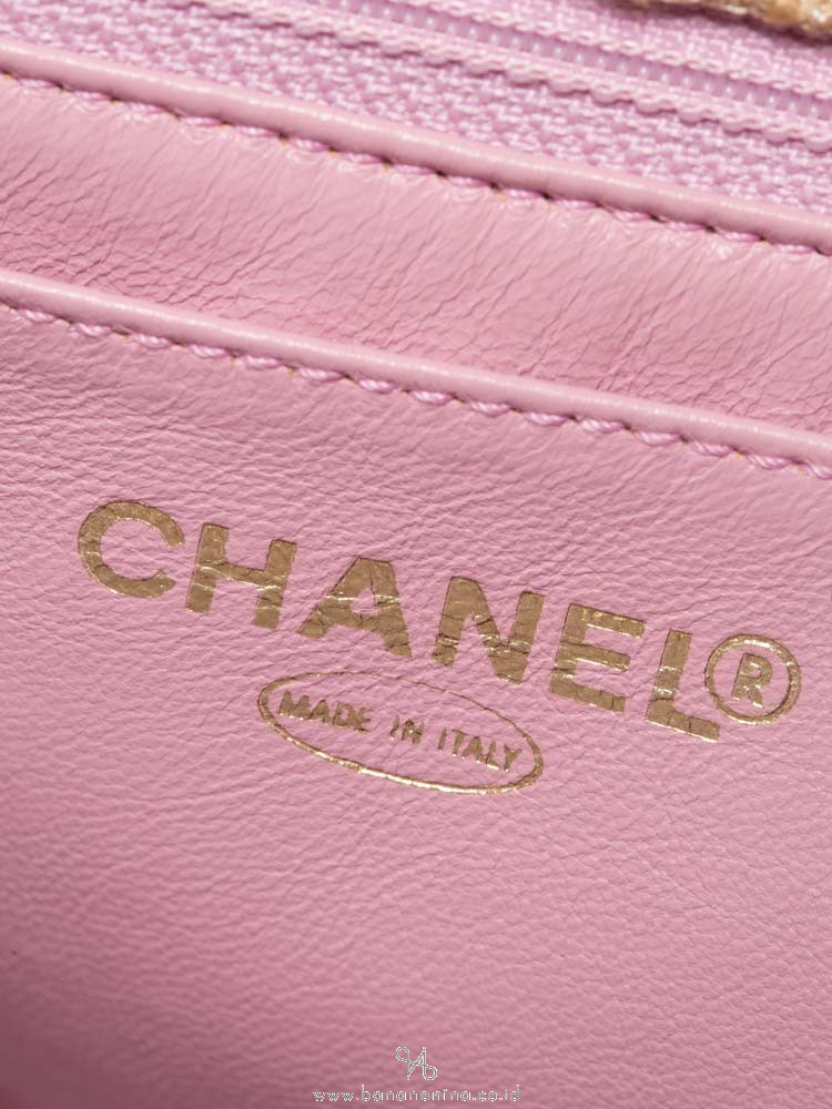 CHANEL Tweed Mademoiselle Turnlock Crossbody Pink