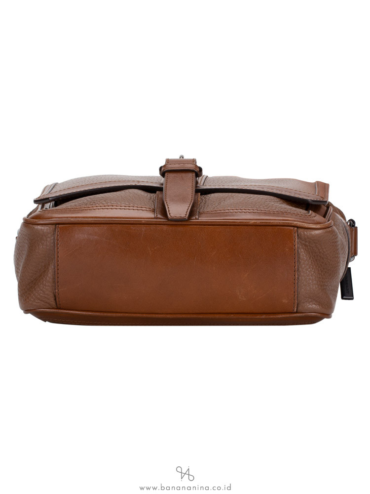 BURBERRY Men Leather Messenger Brown