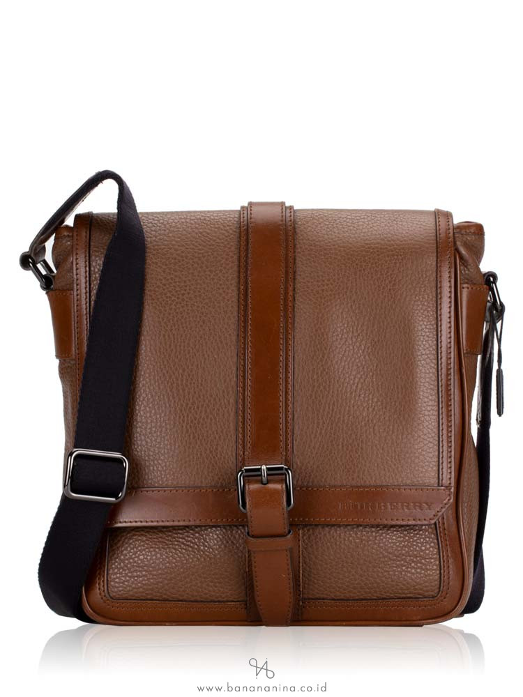 BURBERRY Men Leather Messenger Brown
