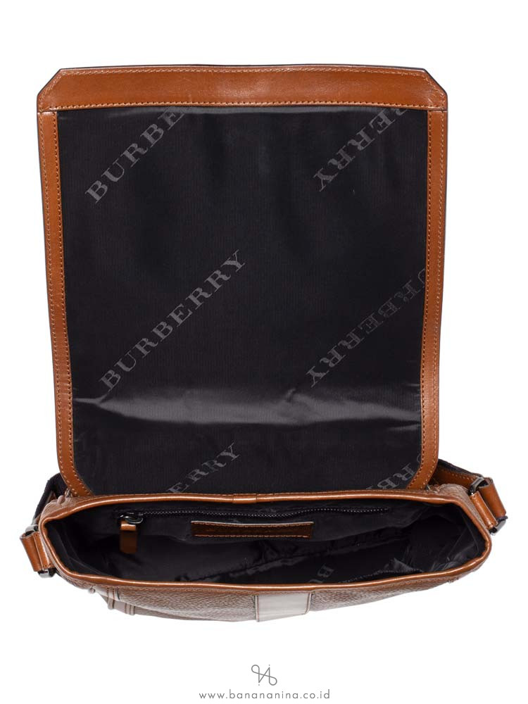 BURBERRY Men Leather Messenger Brown