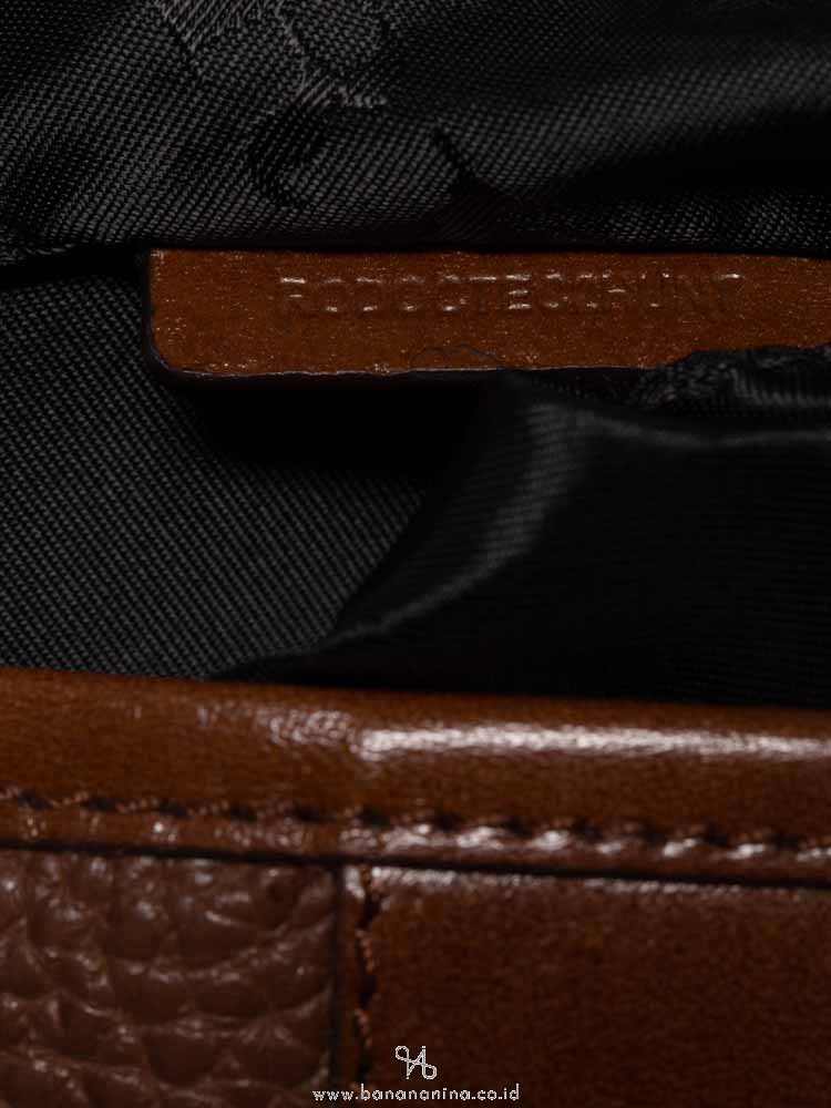 BURBERRY Men Leather Messenger Brown