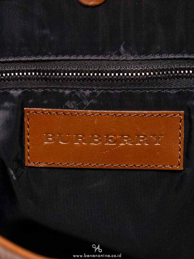 BURBERRY Men Leather Messenger Brown