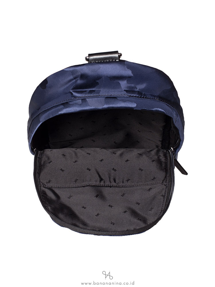 MICHAEL KORS Men Kent Nylon Sling Pack Indigo Lemon