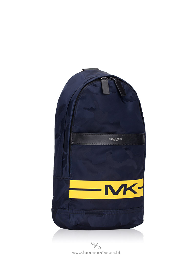 MICHAEL KORS Men Kent Nylon Sling Pack Indigo Lemon