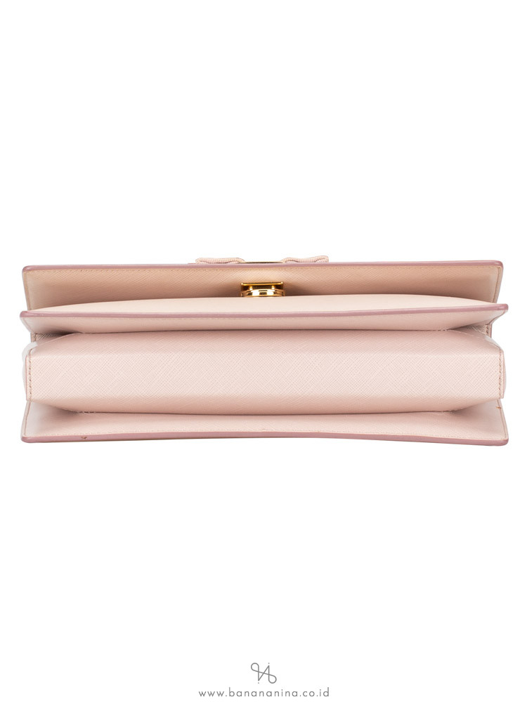 SALVATORE FERRAGAMO Vara Ginny Crossbody Nude