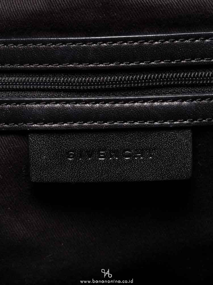 GIVENCHY Quilted Nylon Medium Nightingale Black
