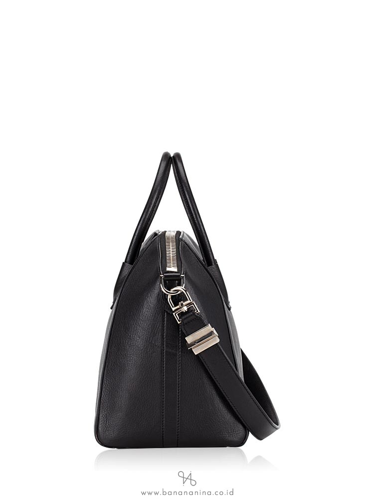 GIVENCHY Grained Leather Medium Antigona Black