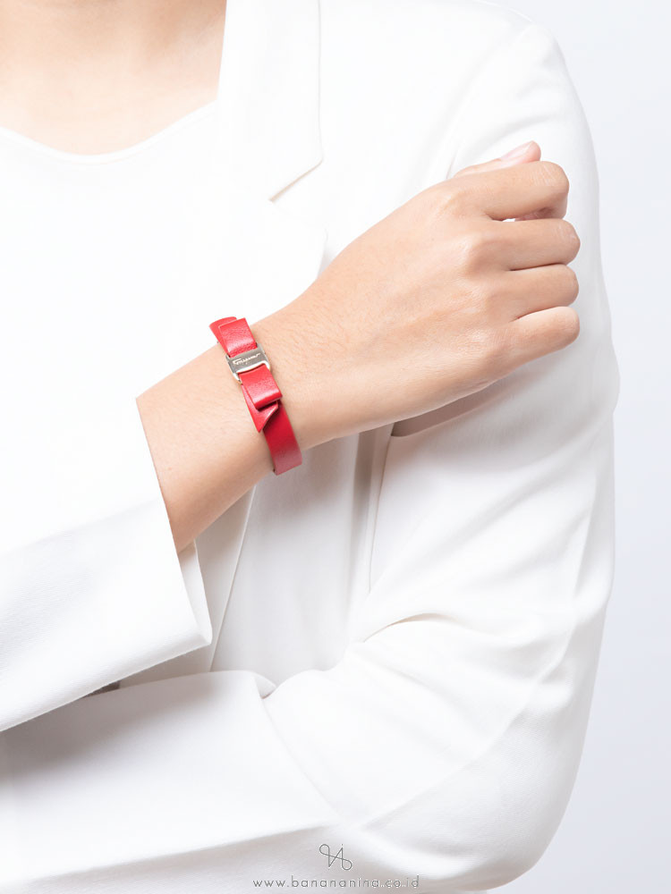 SALVATORE FERRAGAMO Vara Bow Leather Bracelet Red