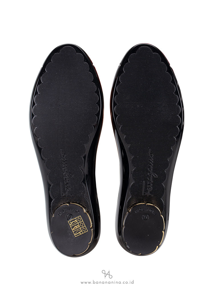 SALVATORE FERRAGAMO Vara Bow Jelly Flat Black Sz 9