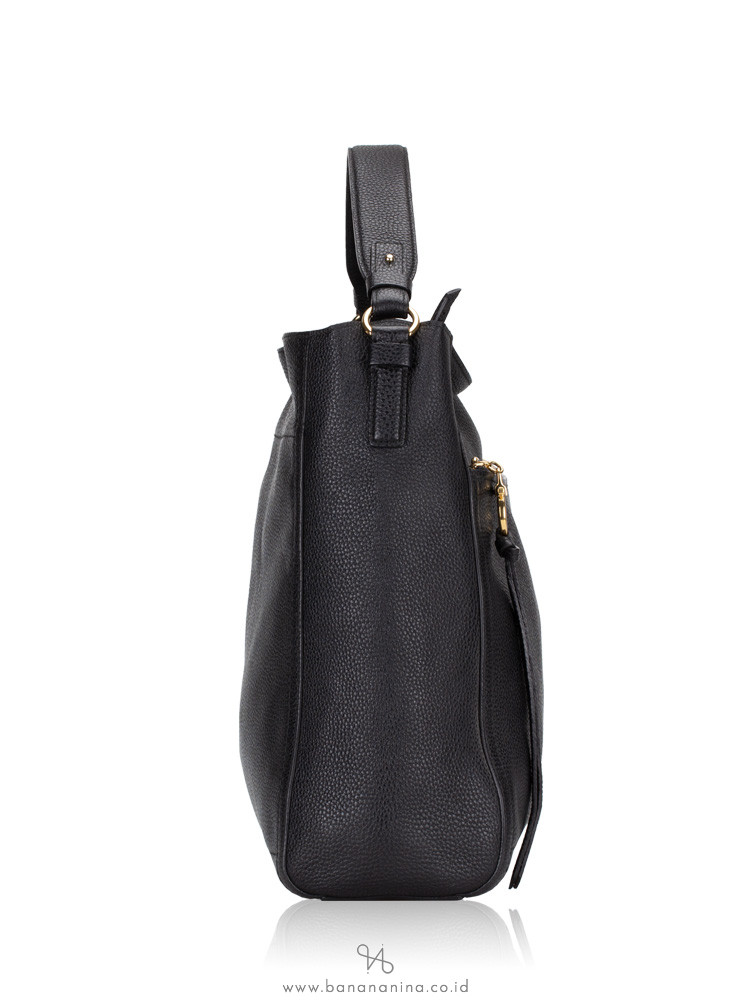 SALVATORE FERRAGAMO Ally Leather Hobo Black