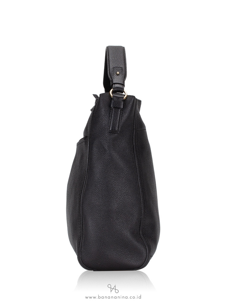SALVATORE FERRAGAMO Ally Leather Hobo Black