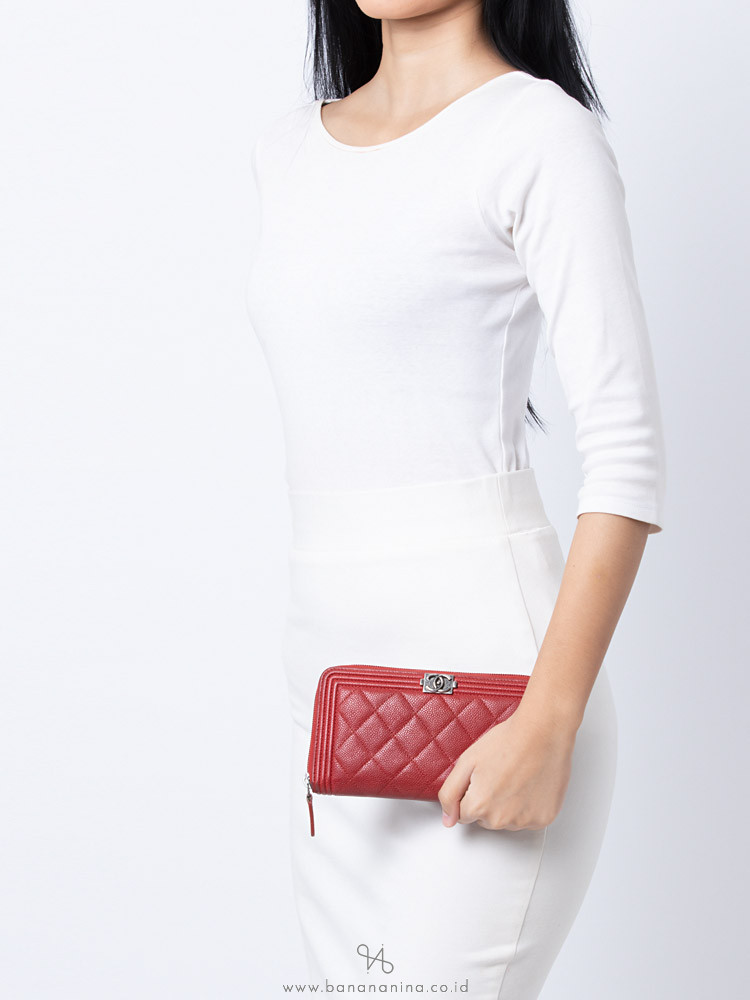 CHANEL Caviar Boy Zip Wallet Red
