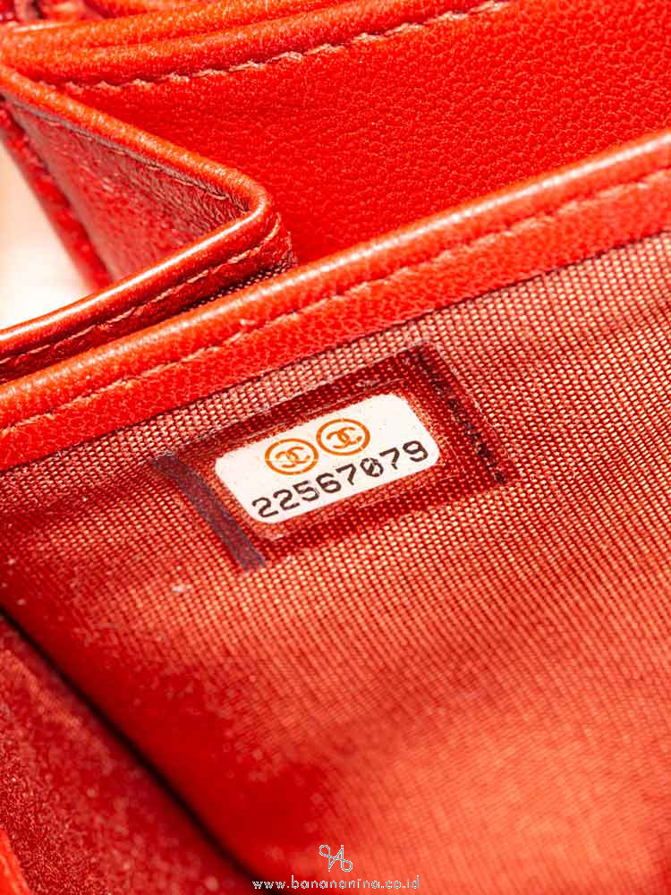 CHANEL Caviar Boy Zip Wallet Red